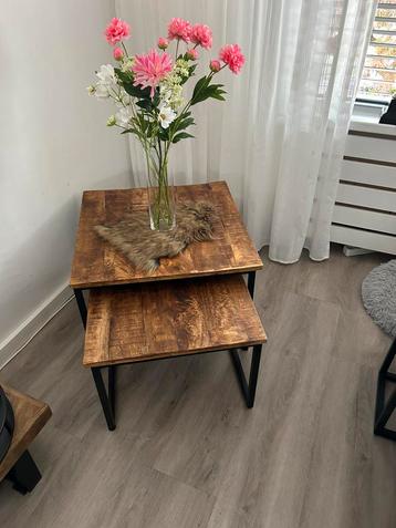 Zeer mooie teakhout salon tafels beschikbaar voor biedingen