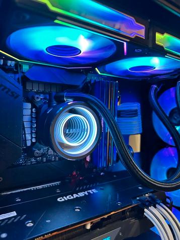 High End RGB Gaming PC i9 11th gen 32GB 5700XT Waterkoeling beschikbaar voor biedingen
