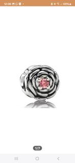 Pandora bedel roos met roze steentje, Sieraden, Tassen en Uiterlijk, Bedels, Pandora, Ophalen of Verzenden, Zo goed als nieuw