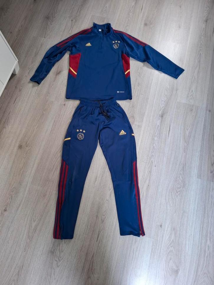 Ajax Trainingspak - Perfect voor de Fan!, Sport en Fitness, Voetbal, Gebruikt, Trainingspak, Maat XS of kleiner, Ophalen of Verzenden