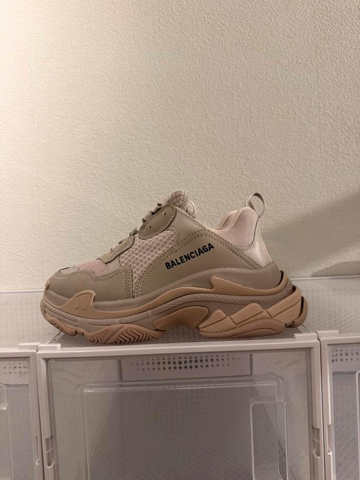 Balenciaga Triple S Beige - Nieuw, Kleding | Dames, Schoenen, Nieuw, Sneakers of Gympen, Beige, Ophalen of Verzenden