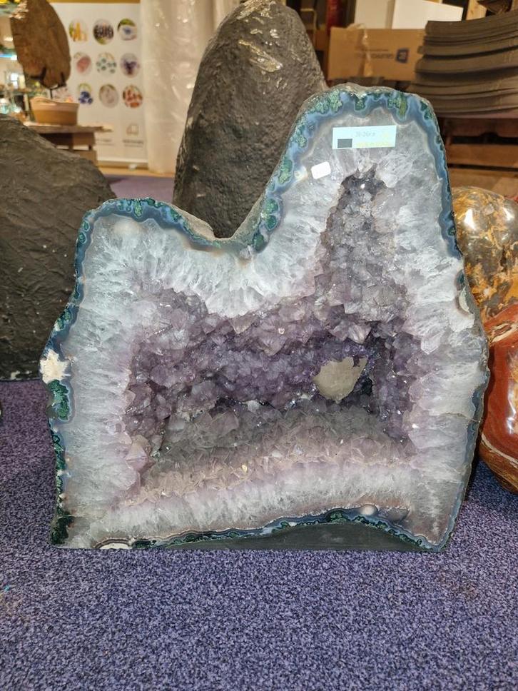 TOPPRIJS! Amethist Geode met Calciet - 38,26 kg, Verzamelen, Mineralen en Fossielen, Mineraal, Ophalen of Verzenden