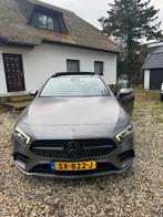Mercedes-Benz A-Klasse A 200 AMG line Grijs, Auto's, Zwart, 4 cilinders, Leder en Stof, Origineel Nederlands