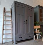 Vintage/Brocante grijze kloosterkast, Landelijke kast grijs, Ophalen of Verzenden, Zo goed als nieuw