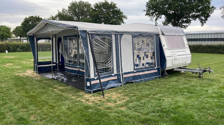 Te koop knaus caravan, Caravans en Kamperen, Caravans, Particulier, tot en met 4, 500 - 750 kg, Rondzit, Knaus, Dwarsbed, Omvormbare zithoek