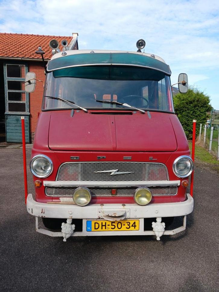 Opel Blitz 1966 Rood 6 cillinder, Auto's, Oldtimers, Particulier, Benzine, Stationwagon, Geïmporteerd, Rood, Achterwielaandrijving