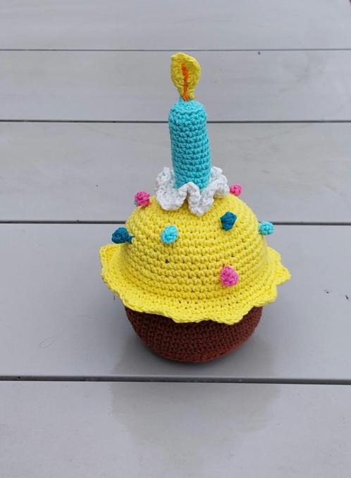 Speelgoed voor keukentje: cupcake geel met kaarsje, 10x20 cm, Kinderen en Baby's, Speelgoed | Speelkeukens, Nieuw, Speelkeuken-accessoire