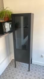 Zwart metalen vitrinekast, Ophalen, Met plank(en), 50 tot 100 cm, Zo goed als nieuw