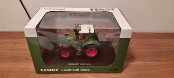Fendt 620 Vario Universal Hobbies beschikbaar voor biedingen