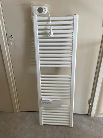 Elektrische handdoekradiator - nieuw in doos! beschikbaar voor biedingen