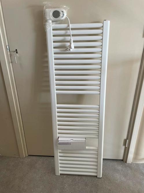 Elektrische handdoekradiator - nieuw in doos!, Doe-het-zelf en Verbouw, Verwarming en Radiatoren, Nieuw, Radiator, 500 tot 800 watt