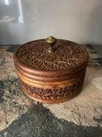 Mooi uit hout gesneden opberg boxje, Ophalen