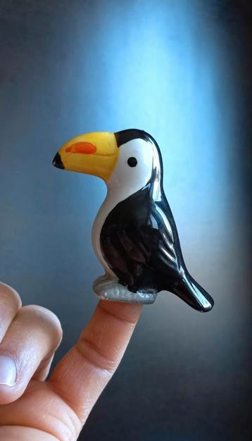 keramische sculptuur Tukan, beeldjeToucan-keramiek art .Nr 2 beschikbaar voor biedingen
