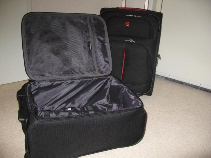 WENGER handbagage trolley met wielen  (2 beschikbaar), Sieraden, Tassen en Uiterlijk, Koffers, Zo goed als nieuw, Overige materialen