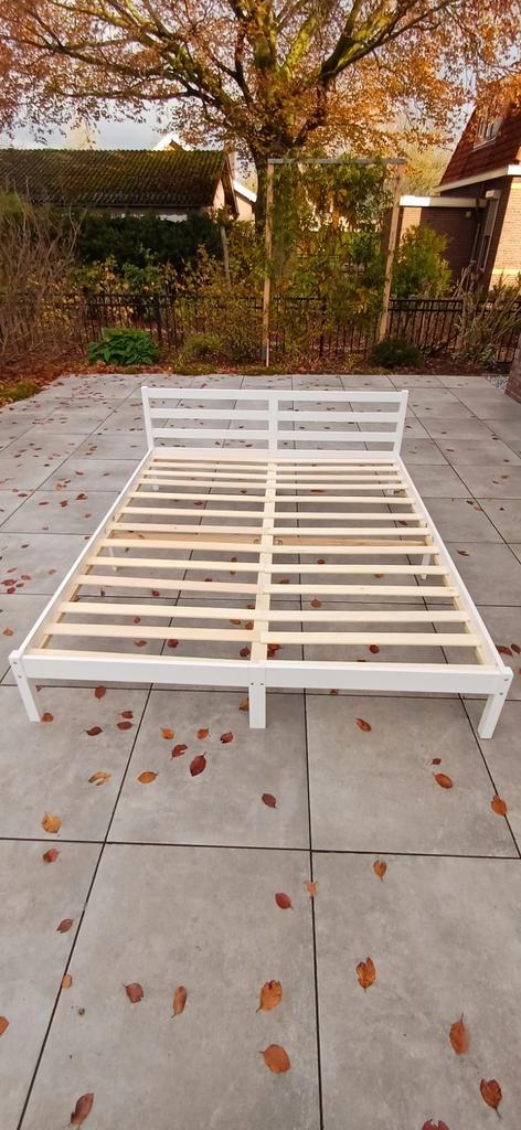 Tweepersoonsbed Wit met Hoofdbord en lattenbodem 160x200cm, Huis en Inrichting, Slaapkamer | Bedden, Nieuw, Tweepersoons, 160 cm