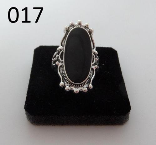 Zilverkleurige ringen artikelnummer 017 t/m 024, Sieraden, Tassen en Uiterlijk, Ringen, Nieuw, Dame, Zilver, Overige materialen
