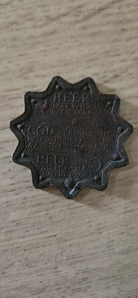 Godspenning oostpriesrerhulp, Ophalen of Verzenden, Gebruikt, Sieraad, Christendom | Katholiek