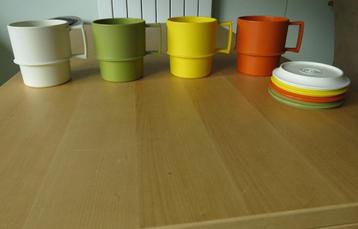 Tupperware Set van 4 Bekers Retro / Vintage beschikbaar voor biedingen