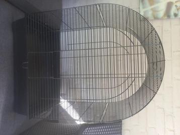 Vogelkooi zwart beschikbaar voor biedingen