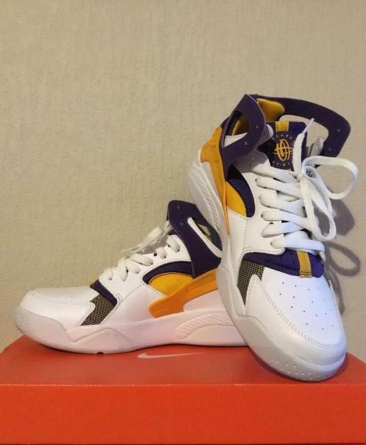 Nike Air Huarache Flight “LA Lakers” Mt 40|US 7|UK 6|CM 25, Kleding | Heren, Schoenen, Zo goed als nieuw, Sneakers of Gympen, Overige kleuren