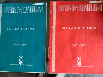ORGEL HARMONIUM 1e en 2e leerboek FOLK DEAN ( zie foto’s) beschikbaar voor biedingen