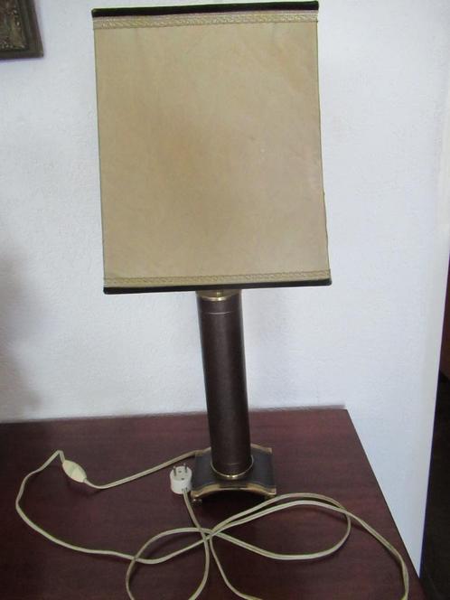 TAFALLAMP Antiek rechthoekige kap met mooie poot met koper, Antiek en Kunst, Antiek | Lampen, Ophalen of Verzenden