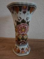 Delft Polychroom Vintage Vaas met Bloemmotief, Ophalen of Verzenden