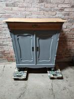 Meidenkastje, Ophalen