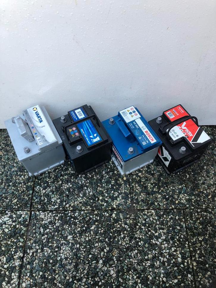 kleine goede auto accu’s batterijen 54Ah/52Ah/44Ah/44Ah, Auto-onderdelen, Accu's en Toebehoren, Gebruikt, Ophalen of Verzenden