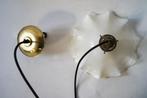 antiek lamp wit opaalglas rok, glas messing metaal stof., Gebruikt, Vintage, Ophalen of Verzenden, 75 cm of meer