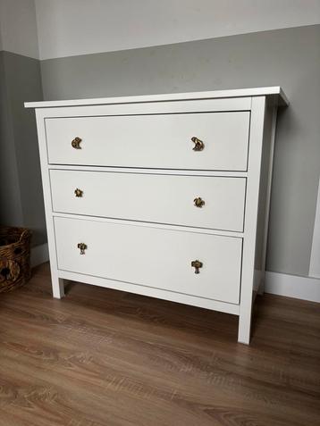 Hemnes IKEA Commode/Kast met gouden handgreepjes beschikbaar voor biedingen