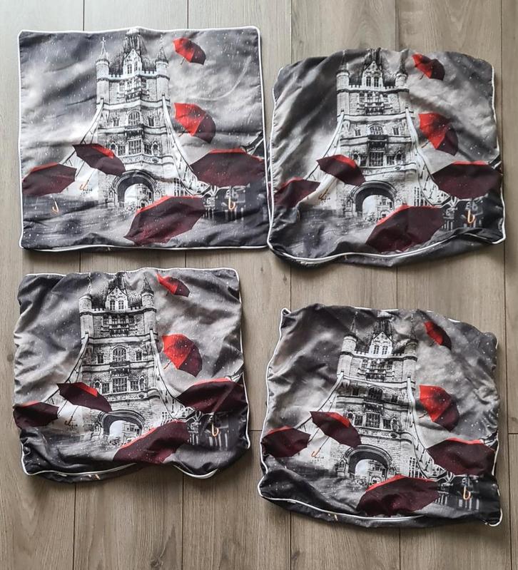 4 leuke kussen hoesjes met de thema herfst, Huis en Inrichting, Woonaccessoires | Kussens, Zo goed als nieuw, Zwart, Vierkant