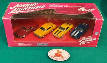 Johnny Lightning, set met 4 auto’s beschikbaar voor biedingen