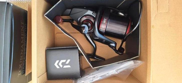 2 x Splinternieuwe daiwa 20 tournement basia 45 SCW QD., Watersport en Boten, Hengelsport | Karpervissen, Nieuw, Molen, Ophalen