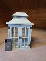 Vintage lantaarn, Huis en Inrichting, Woonaccessoires | Kandelaars en Kaarsen, Ophalen, Gebruikt, Hout, 50 tot 75 cm