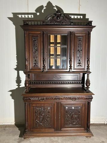 Prachtige Antieke Henri II Buffetkast. Met certificaat beschikbaar voor biedingen