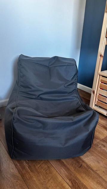 Twee comfortabele zitzakken - stevige stof (Merk: lebel)  beschikbaar voor biedingen