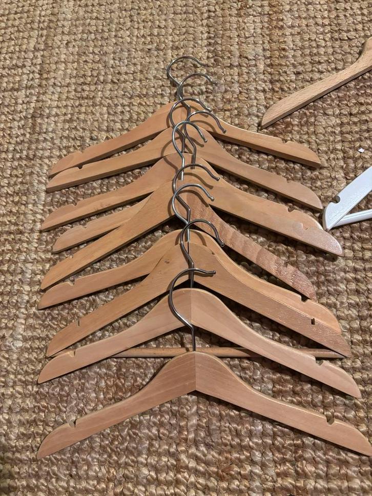 Houten Kledinghangers (11 stuks) kinder, Kleding | Dames, Kledinghangers, Gebruikt, Hout, Volwassenen, Ophalen of Verzenden