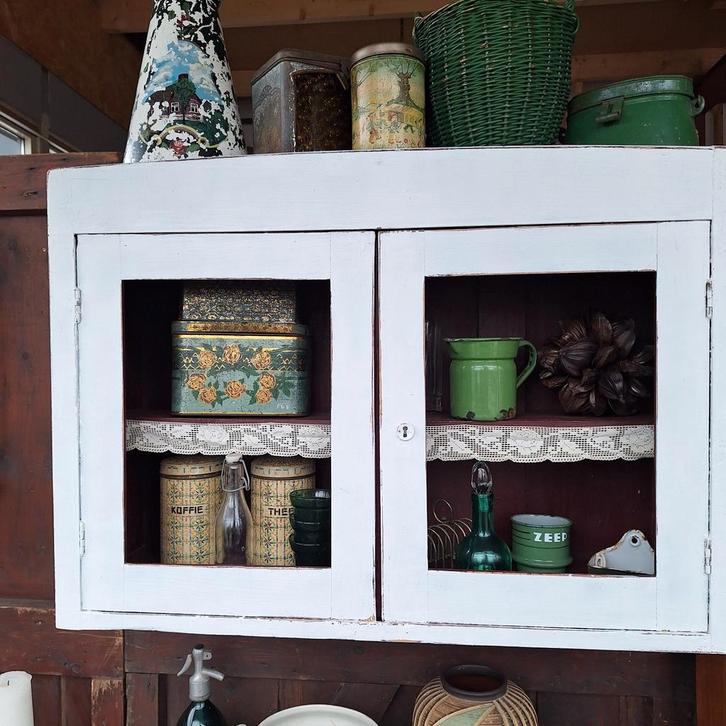 Brocante Wit Keukenkastje Vitrinekastje, Antiek en Kunst, Antiek | Meubels | Kasten, Ophalen
