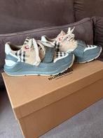 Burberry schoenen, Kleding | Dames, Schoenen, Ophalen of Verzenden, Zo goed als nieuw, Zwart, Sneakers of Gympen