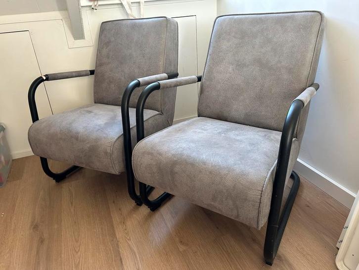 Stoelen grijs, Huis en Inrichting, Fauteuils, Zo goed als nieuw, Leer, Metaal, Stof, 50 tot 75 cm, 75 tot 100 cm, Ophalen