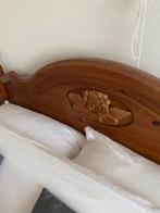 Grenenhouten Bed met Engeltjes Motief, Ophalen