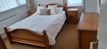 Complete slaapkamer lichteiken  beschikbaar voor biedingen