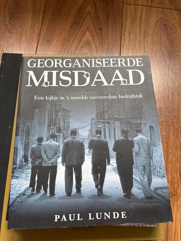 Georganiseerde Misdaad - Paul Lunde beschikbaar voor biedingen