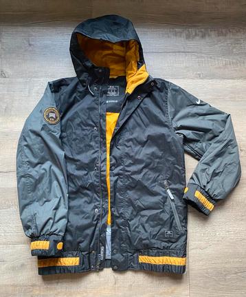 Snowboard jas Nike L beschikbaar voor biedingen