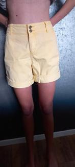 Korte broek/short Esprit  maat 36 zacht geel, Kort, Geel, Ophalen of Verzenden, Zo goed als nieuw