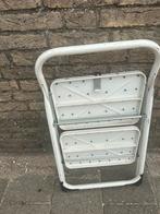 Twee tredes Huishoud /keuken trapje, Doe-het-zelf en Verbouw, Ladders en Trappen, Gebruikt, Trap, Ophalen of Verzenden, Opvouwbaar of Inschuifbaar