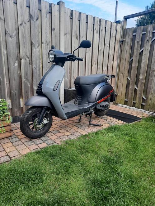 TEKOOP TYM SCOOTER, Fietsen en Brommers, Scooters | Overige merken, Gebruikt, Benzine, Ophalen