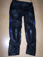 Motorbroek leer zwart met blauwe strepen maat S zgan, Ophalen of Verzenden, Tweedehands, Heren, Broek | leer