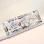 Vintage broche lucite witte bloemen jaren '30-'40, Overige materialen, 4 tot 7 cm, Gebruikt, Verzenden